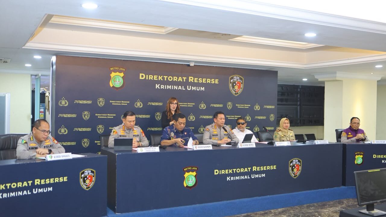 Kabag Psikologi Biro SDM Polda Metro Jaya AKBP Ida Bagus Gede Adi Putra Yadnya, S.Psi., M.Psi., Psikolog dalam konferensi pers perkembangan penanganan perkara Percetakan Mau Print di Polda Metro Jaya, Jumat, 3 Juli 2026.