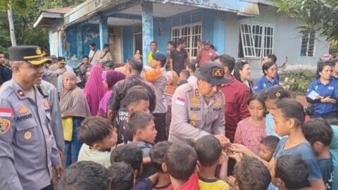 Polri Berikan Trauma Healing bagi Anak-Anak Terdampak Gempa Bumi di Ende