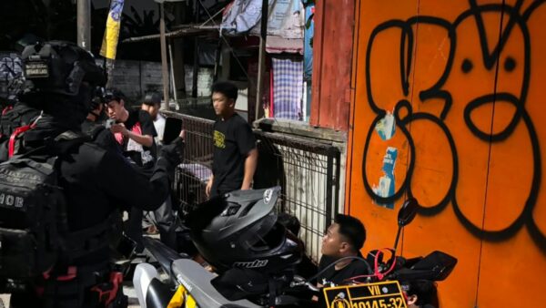 Brimob Polda Metro Jaya Bubarkan Pemuda Hendak Vandalisme di Kebon Pala Jaktim
