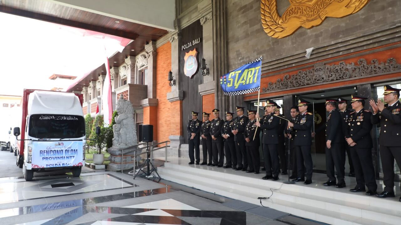 Polda Bali Kirim 5 Truk Bantuan untuk Korban Bencana Alam di NTT