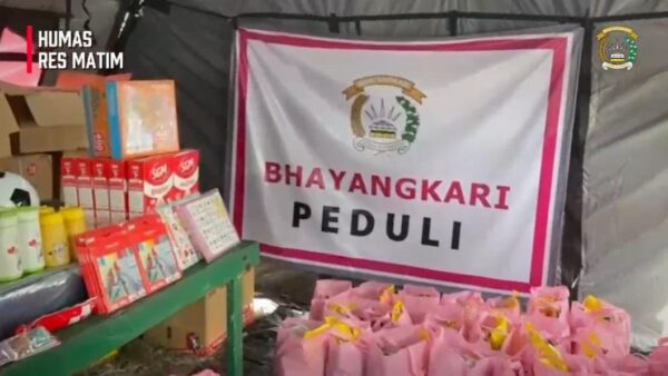 Bhayangkari Peduli, Berikan Bantuan dan Trauma Healing bagi Warga Terdampak Gempa di Manggarai Timur