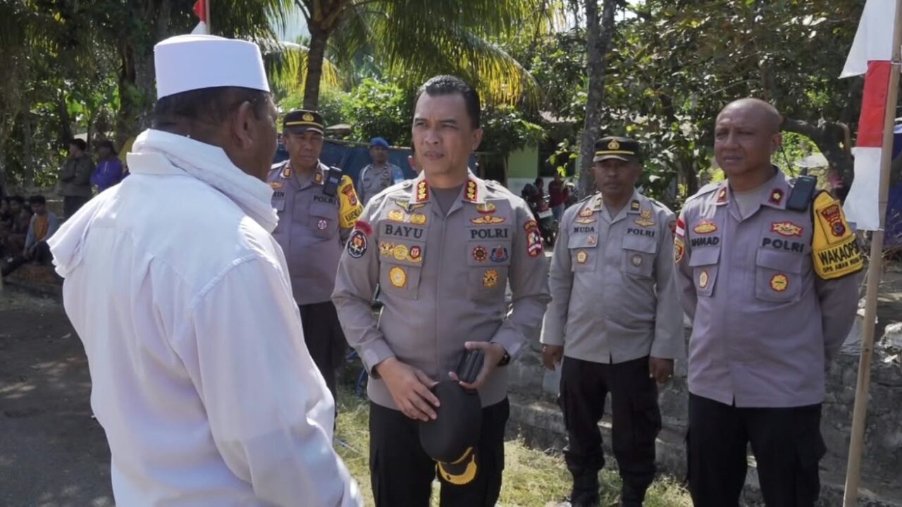Di Tengah Duka Gempa, Kasatgas Humas Polri Beri Penguatan untuk Personel dan Warga Ende